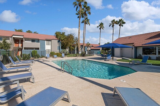 The Peaks on 4th Apartments in Avondale, AZ - Building Photo - Building Photo