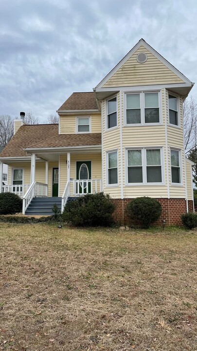 8105 Tillers Ridge Terrace in Richmond, VA - Building Photo