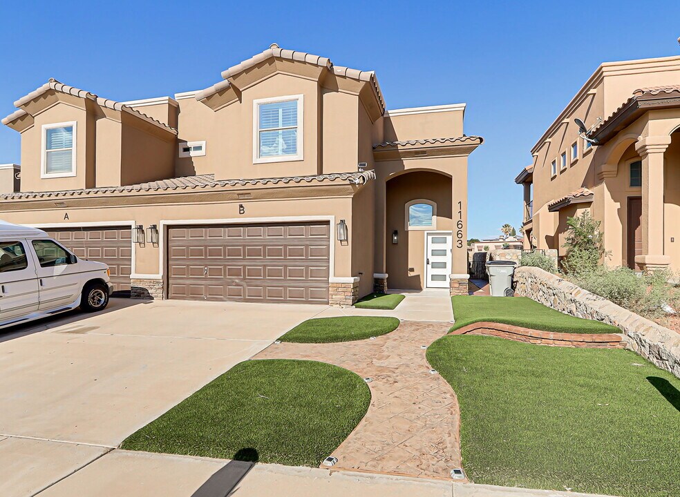 11663 Dos Palmas Dr in El Paso, TX - Foto de edificio