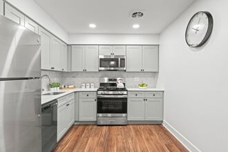 Waterside Apartments in Philadelphia, PA - Building Photo - Building Photo