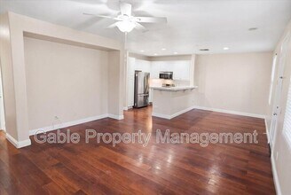 24025 Park Ln in Santa Clarita, CA - Building Photo - Building Photo