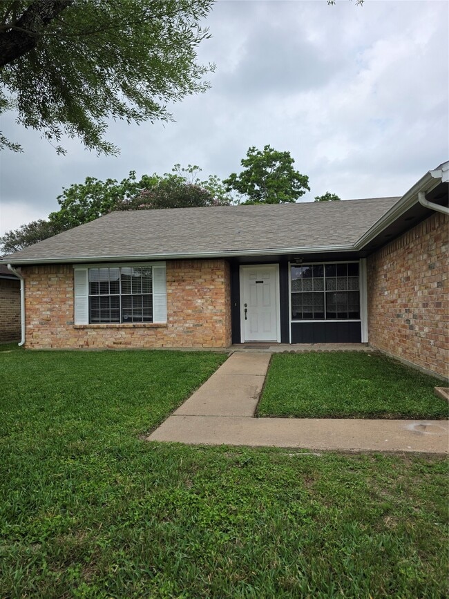 property at 19410 Westhaven Dr