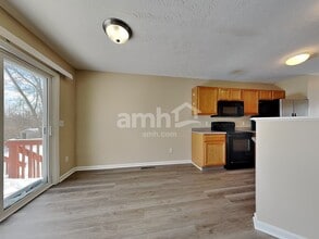 10024 Oriole Ct in Miamisburg, OH - Foto de edificio - Building Photo