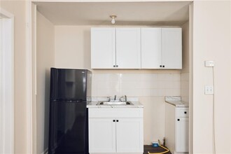 887 Myrtle St NE in Atlanta, GA - Building Photo - Building Photo