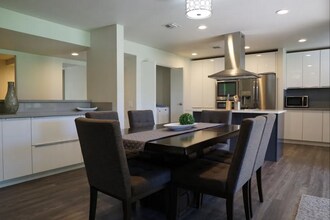 132 Desert W Dr in Rancho Mirage, CA - Building Photo - Building Photo