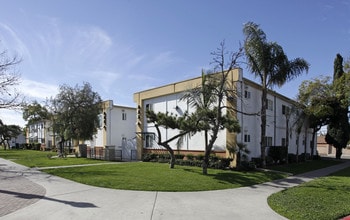 Wakeham-Grant Apartments in Santa Ana, CA - Building Photo - Building Photo