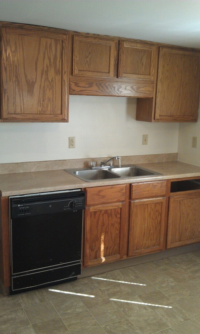 1113 East St, Unit 1113 East St Upstairs