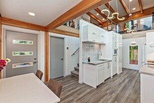 44276 Bayview Rd in Agassiz, BC - Building Photo