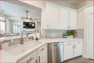 3424 Dillon Ct in Hurst, TX - Foto de edificio - Building Photo