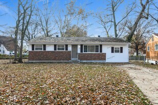 650 Lilac Dr in Florissant, MO - Building Photo