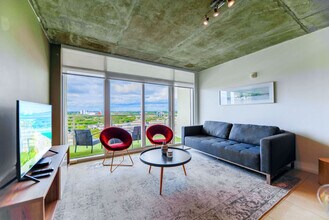 3250 NE 1st Ave in Miami, FL - Building Photo - Building Photo