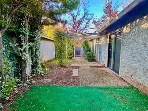 1473 Manzanita Ave in Chico, CA - Building Photo - Building Photo