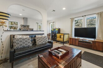 512 Bouldin Ave, Unit SI ID1492689P in Austin, TX - Building Photo - Building Photo