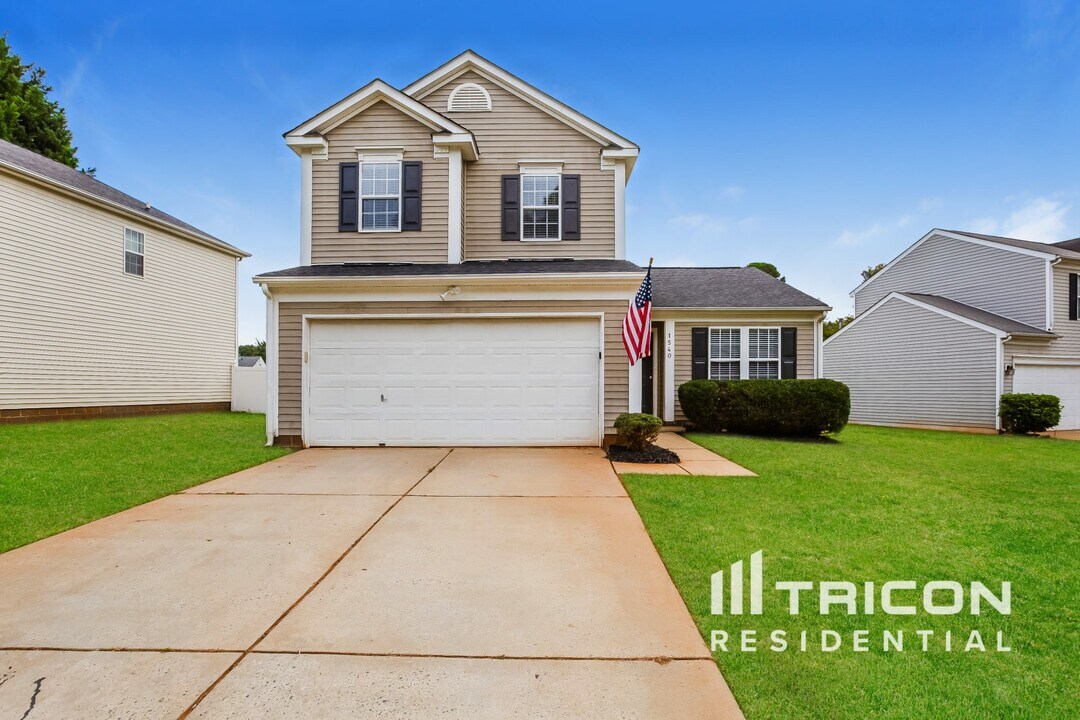 1540 Hollow Maple Dr in Charlotte, NC - Building Photo