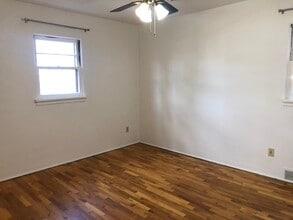 1010 NW Fisk St, Unit Upper in Pullman, WA - Building Photo - Building Photo