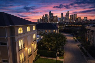 314 W Bell St in Houston, TX - Building Photo