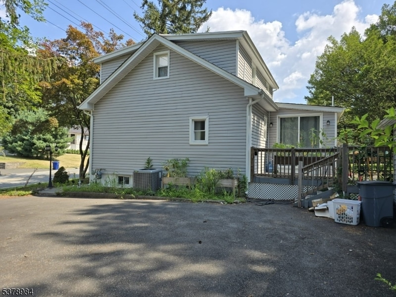 358 N Haledon Ave in North Haledon, NJ - Building Photo