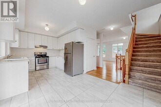 2 Sidaway Ln in Ajax, ON - Building Photo - Building Photo