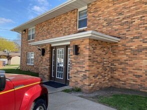 303 W Lowell Ave in Shenandoah, IA - Foto de edificio - Building Photo