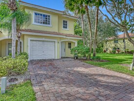 681 Imperial Lake Rd in West Palm Beach, FL - Building Photo