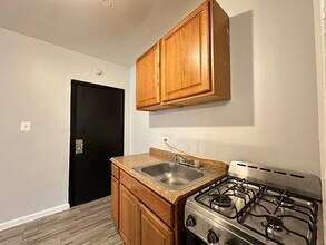 5710 N Winthrop Ave in Chicago, IL - Foto de edificio - Building Photo