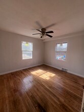 11432 pearl Rd in Strongsville, OH - Foto de edificio - Building Photo