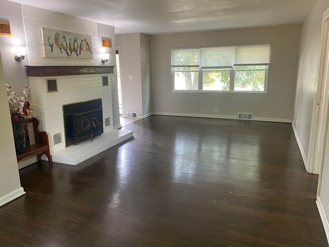 805 S Oak Grove Ave in Springfield, MO - Building Photo - Building Photo