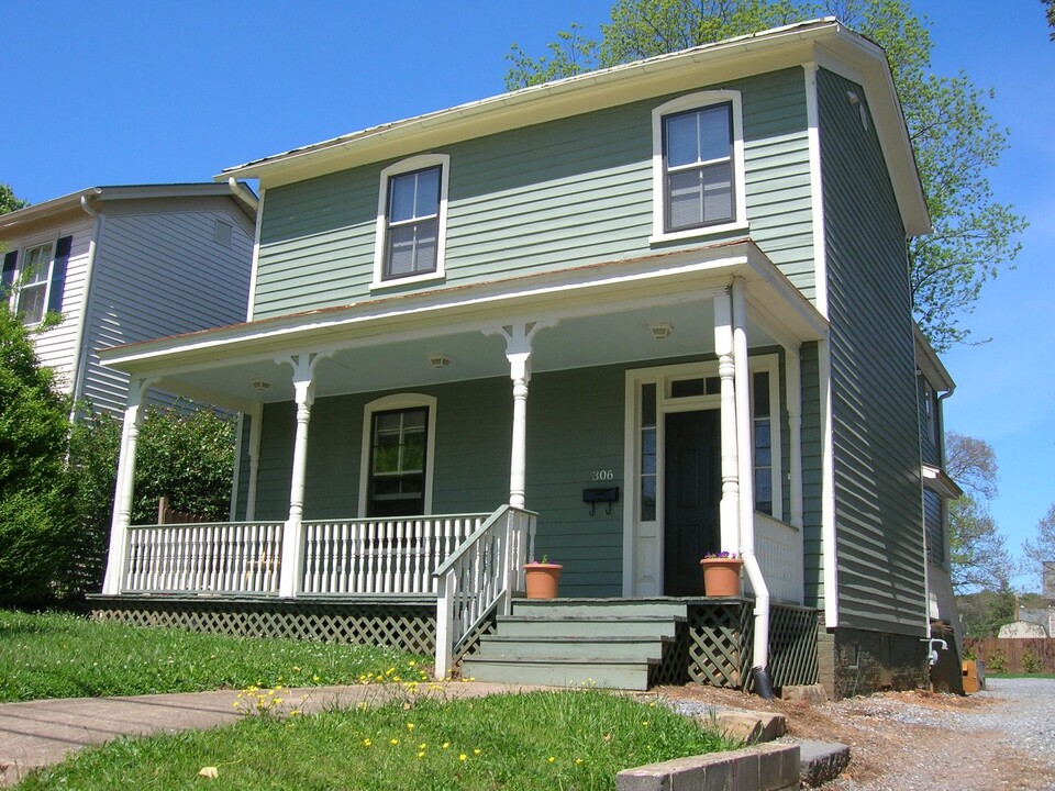 306 Cabell St in Lynchburg, VA - Building Photo