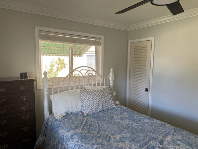 4920 NW 54th St in Tamarac, FL - Foto de edificio - Building Photo