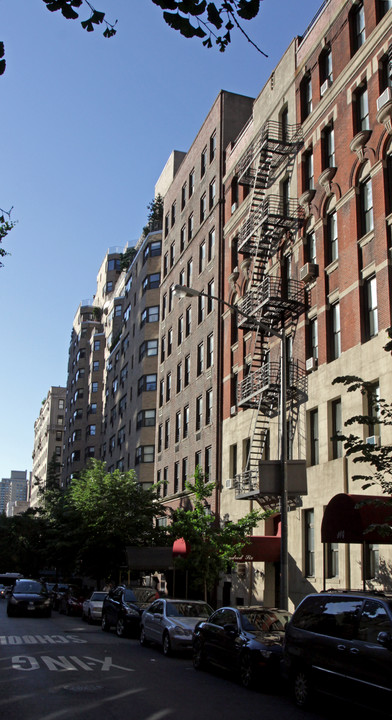 108-110 E 81st St in New York, NY - Building Photo