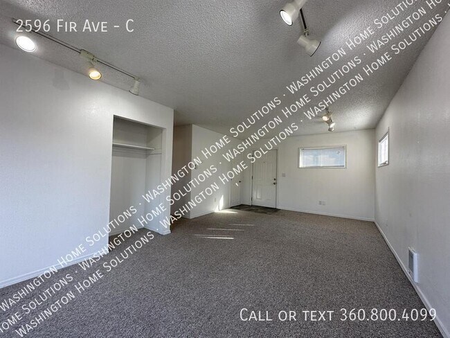 2596 Fir Ave in Bremerton, WA - Building Photo - Building Photo