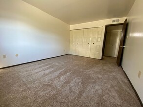509 Bellwood Dr in West View, PA - Building Photo - Building Photo