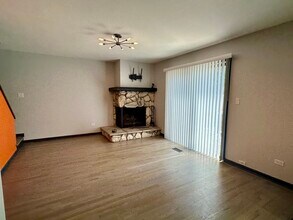 363 Vita Dr in Wheeling, IL - Building Photo - Building Photo