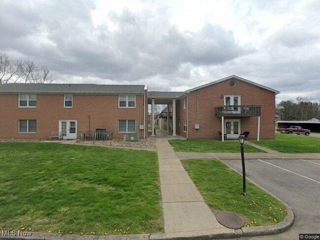 property at 2985 Fairway Ln