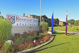 Rivercrest Arms /Rivercrest of Clinton