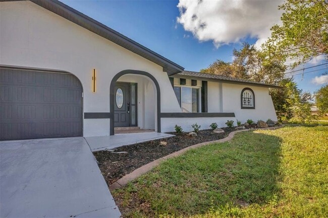 4290 Yucatan Cir in Port Charlotte, FL - Building Photo - Building Photo