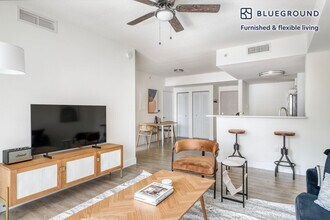 110 SW 12th St in Miami, FL - Building Photo - Building Photo