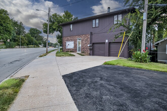 5008 NW Radial Hwy, Unit 2 in Omaha, NE - Building Photo - Building Photo