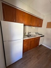 1109 Garfield St, Unit Garage Apartment in Mcmechen, WV - Foto de edificio - Building Photo