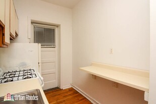 662 W Cornelia Ave, Unit M511 in Chicago, IL - Building Photo - Building Photo