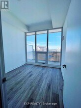 15 Holmes Ave in Toronto, ON - Building Photo - Building Photo