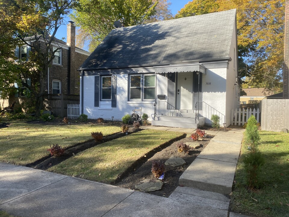 3808 Blanchan Ave, Unit Garden in Brookfield, IL - Building Photo