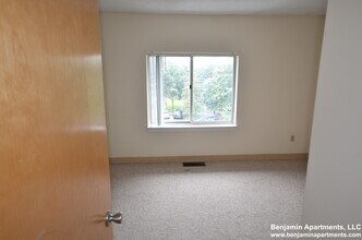 150 North Beacon St, Unit B3 in Boston, MA - Building Photo - Building Photo