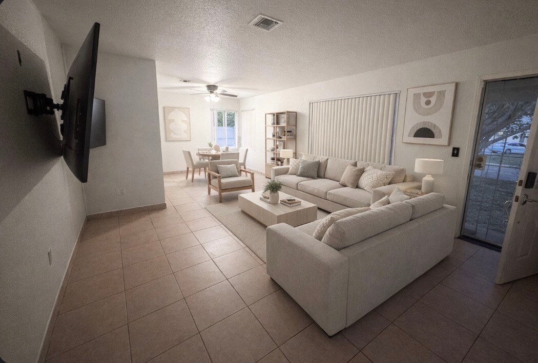 45436 12th St W in Lancaster, CA - Foto de edificio