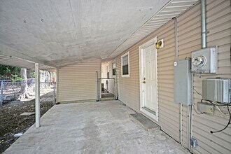 633 S Academy Ave in New Braunfels, TX - Building Photo - Building Photo