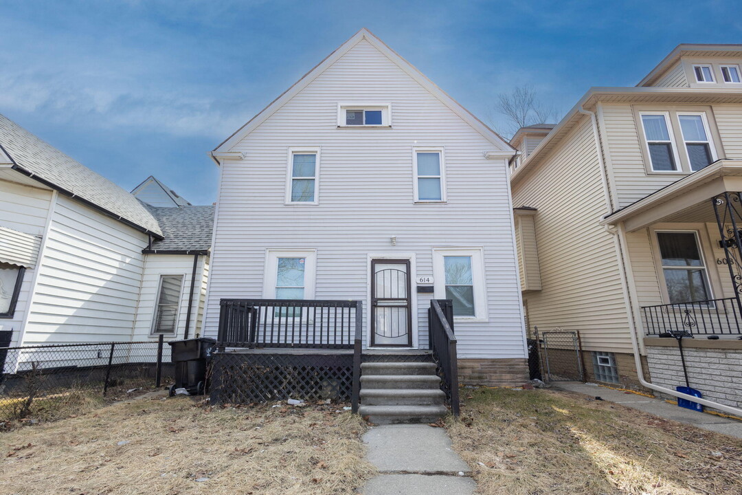 614 E Euclid St in Detroit, MI - Building Photo
