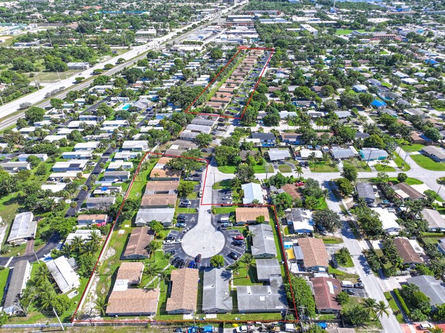 The Cresthaven Apartments in Pompano Beach, FL - Building Photo - Building Photo