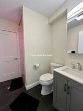 10 Marion St, Unit 1 in Medford, MA - Foto de edificio - Building Photo