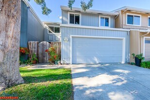 121 Pine Wood Ln in Los Gatos, CA - Building Photo
