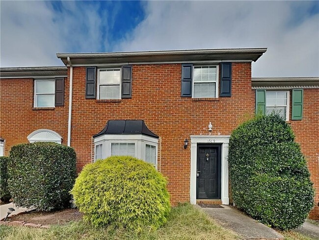 property at 1569 Paces Ferry N Dr SE